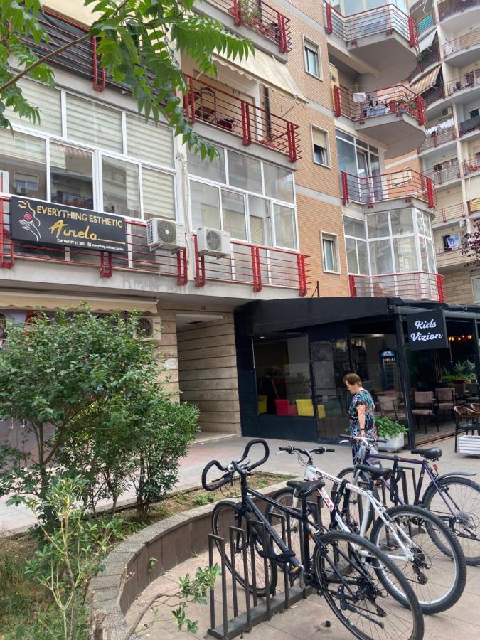 Newly Renovated One Bedroom Apartment In 티라나 외부 사진
